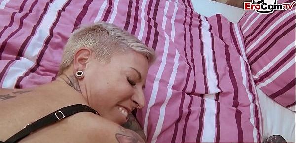 Deutsche Anal Lesben probieren ihre Arschlöcher aus